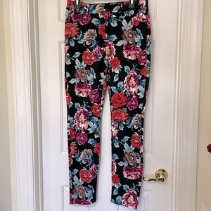 NWT Chico's Sz 0.5 (6) Denim Regal Rose Jegging Jean